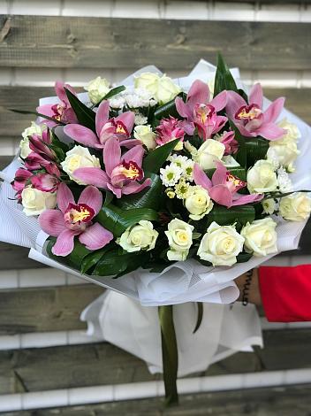 Букет цветов из: Розы и Хризантемы в Елань-Коленовский