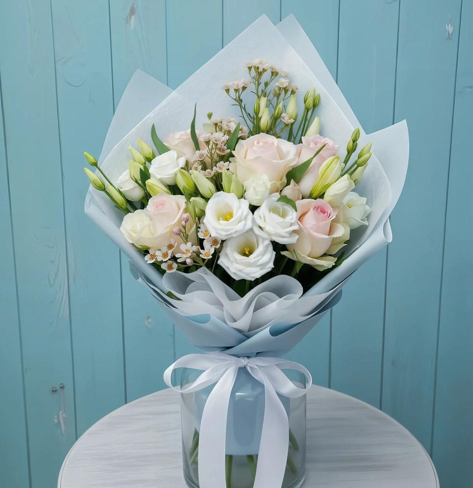 Букет цветов из: Розы и Лизиантусы в Елань-Коленовский