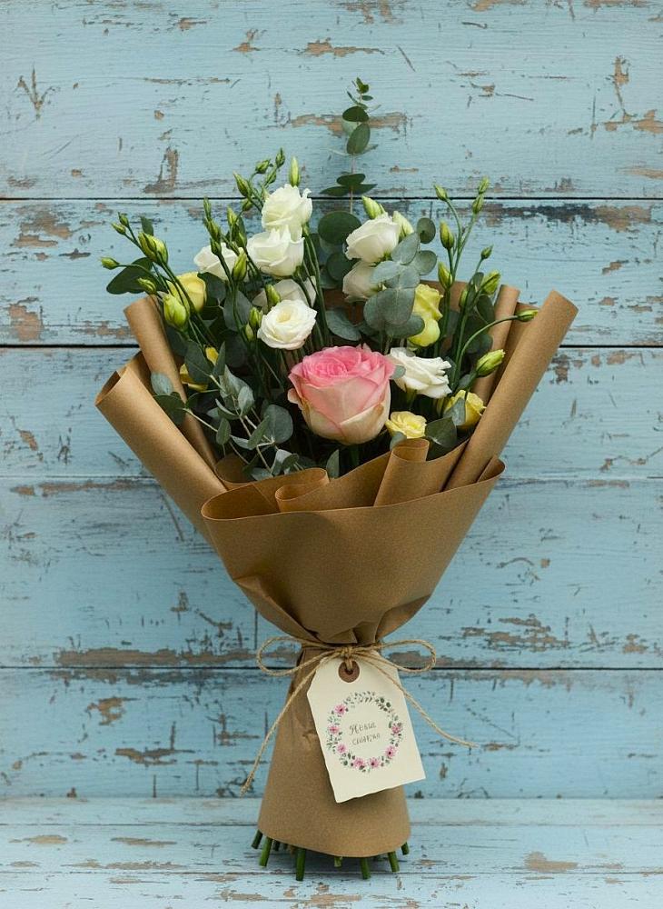 Букет цветов из: Розы и Лизиантусы в Елань-Коленовский