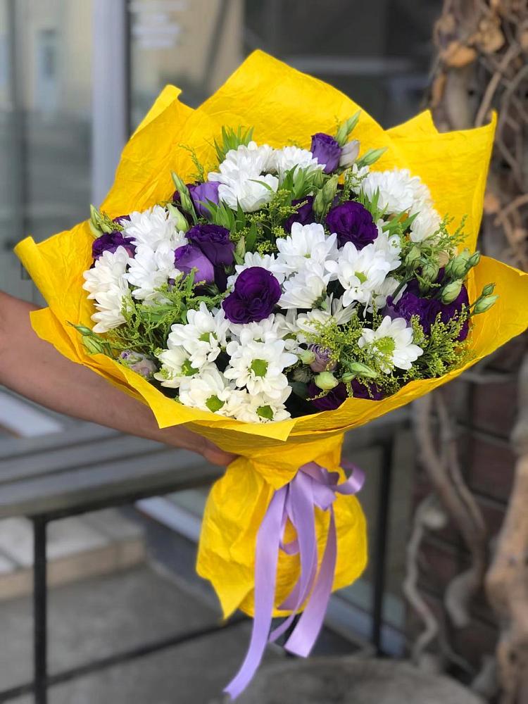 Букет цветов из: Ирисы, Хризантемы и Ромашки в Елань-Коленовский