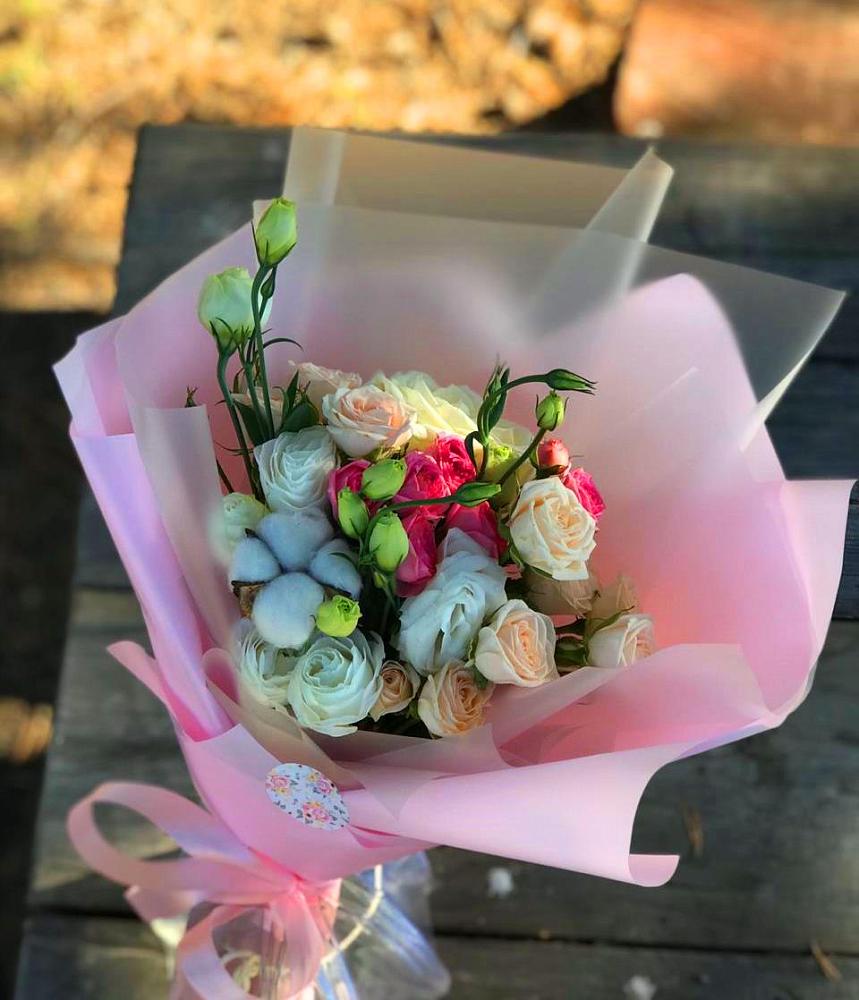 Букет цветов из: Розы и Лизиантусы в Елань-Коленовский