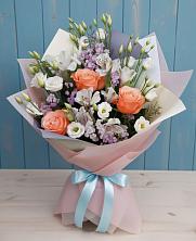 Букет цветов из:  Лизиантусы, Розы, Альстромерии и Гипсофила в Елань-Коленовский