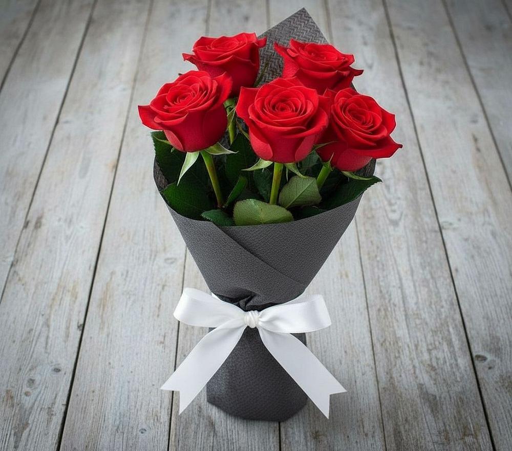 Букет 5 Красных роз Эдлесс Лав в Елань-Коленовский