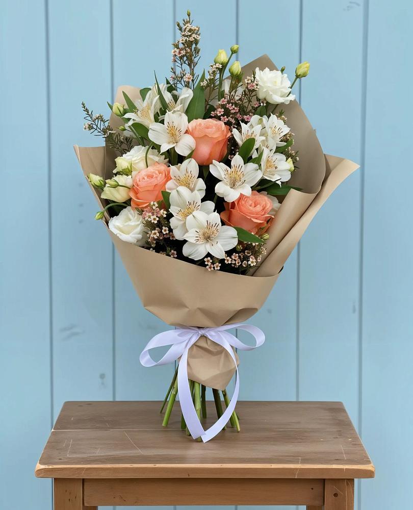 Букет цветов из: Альстромерии, Лизиантусы, Розы и Хризантемы в Елань-Коленовский