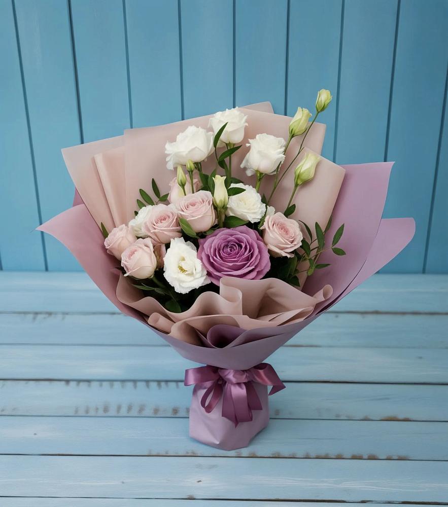 Букет цветов из: Розы и Лизиантусы в Елань-Коленовский